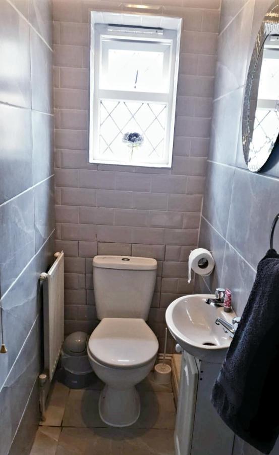 Apartment With Private Hot Tub, Sauna, Ice Bath, Gym Rainham  Kültér fotó